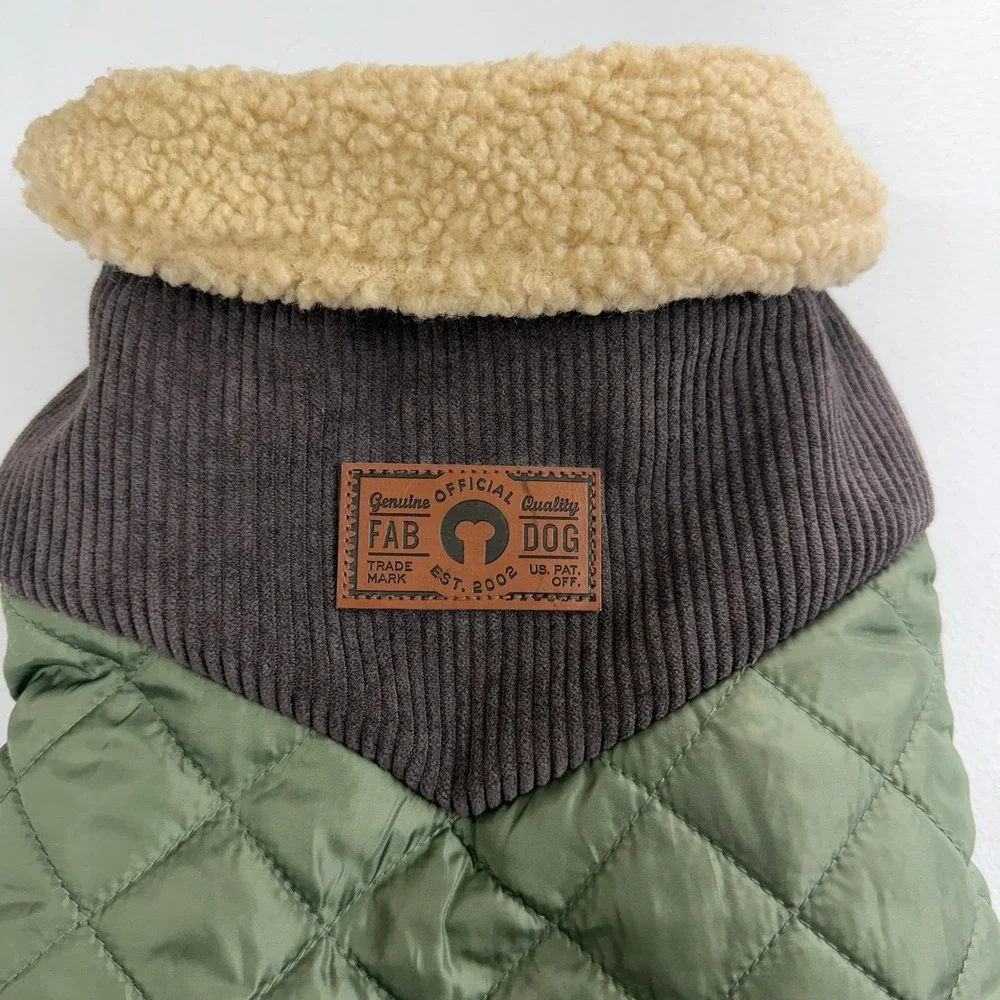 FabDog green Sherpa lined quilted Velcro dog‎ jacket coat winter fashion medium